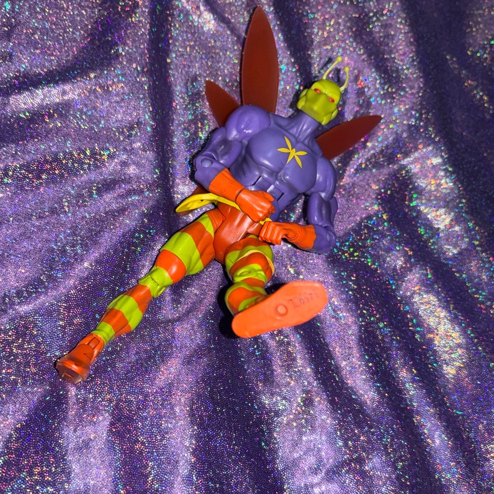 DC Moth Man Figure - Picture 7 of 9